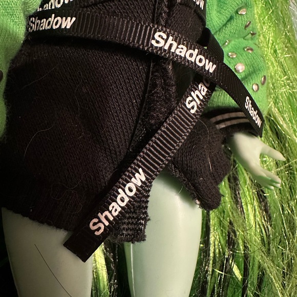 Shadow High Doll – Green Hair - Picture 10 of 12